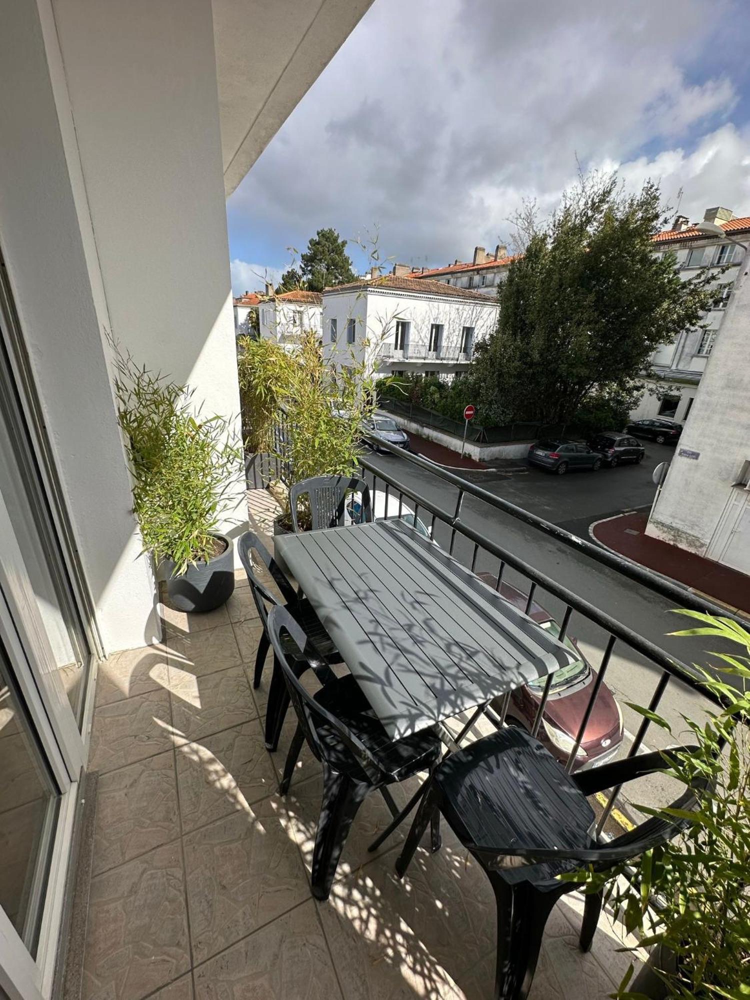 Maison De Ville Plein Centre, 3 Etoiles, A 200M De La Plage, Parking Prive, Wifi Royan Exterior photo